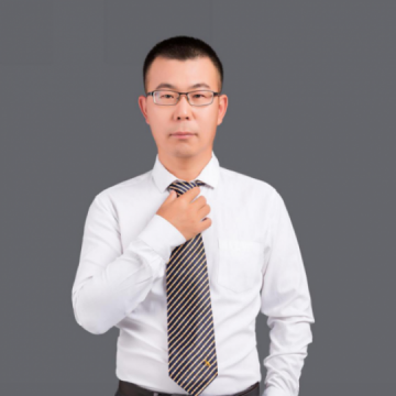 白顯飛